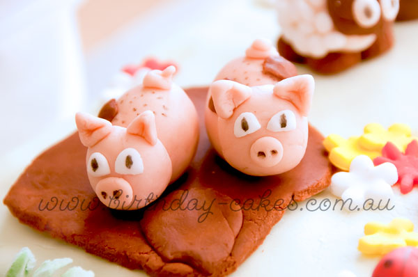fondant pigs cake decorations
