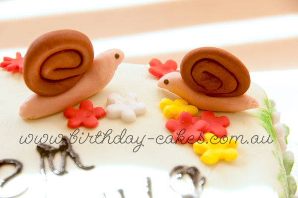 fondant snails cake decorations