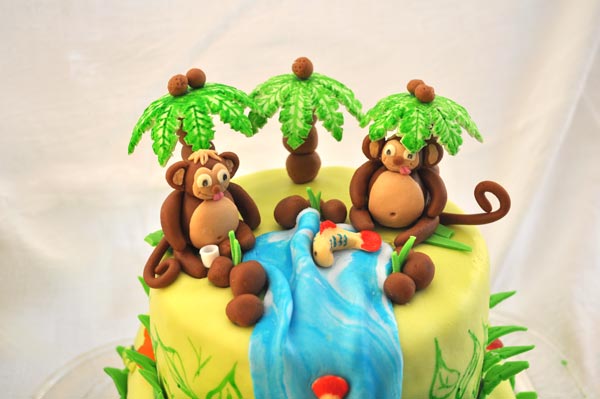 Jungle cake monkeys