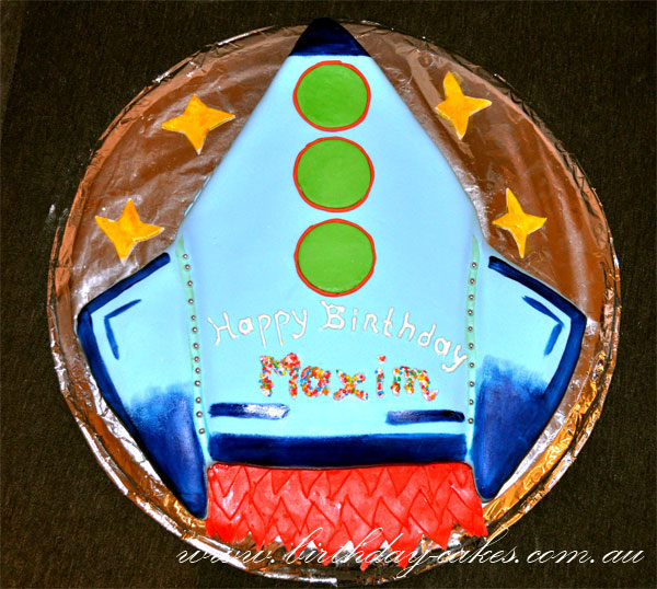 rocket ship birthday cake