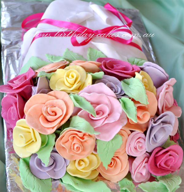 roses bouquette birthday cake