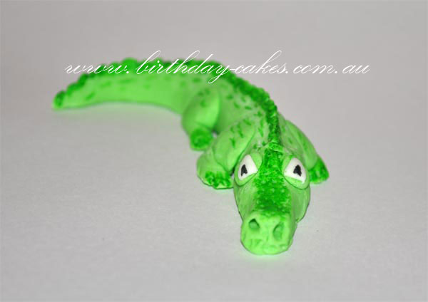 fondant crocodile decoration